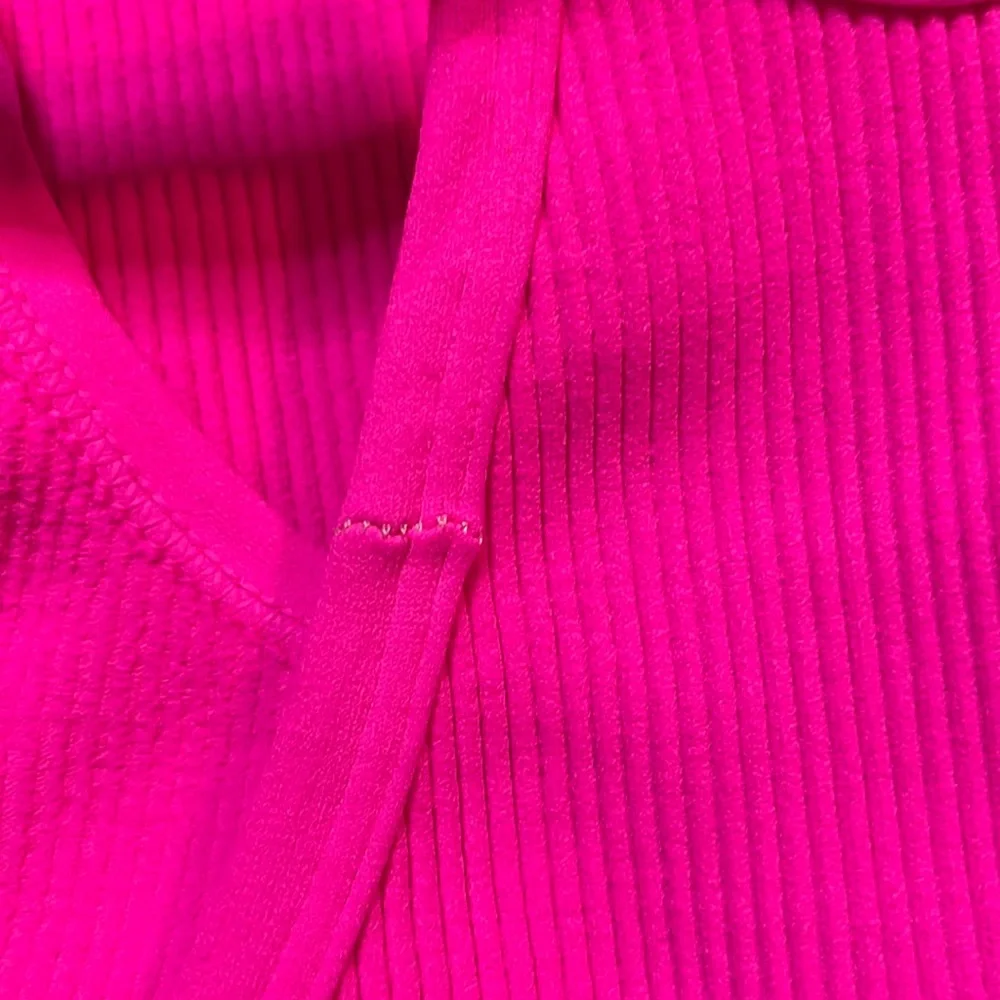 Free People Movement Happiness Runs Long Crop size M/L Hot Pink NEW - Picture 4 of 5
